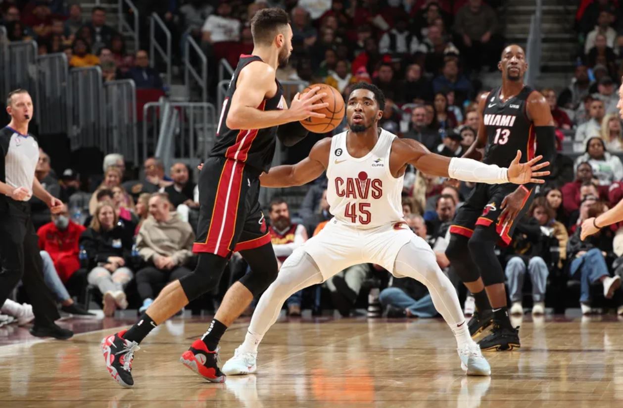 衡在球员薪 衡在球员薪