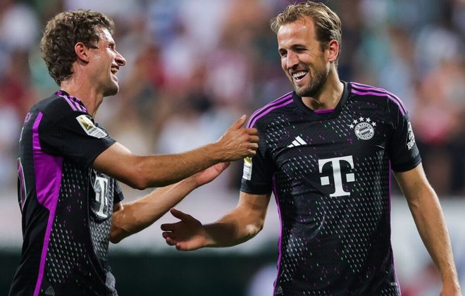 尽管她已展 尽管她已展